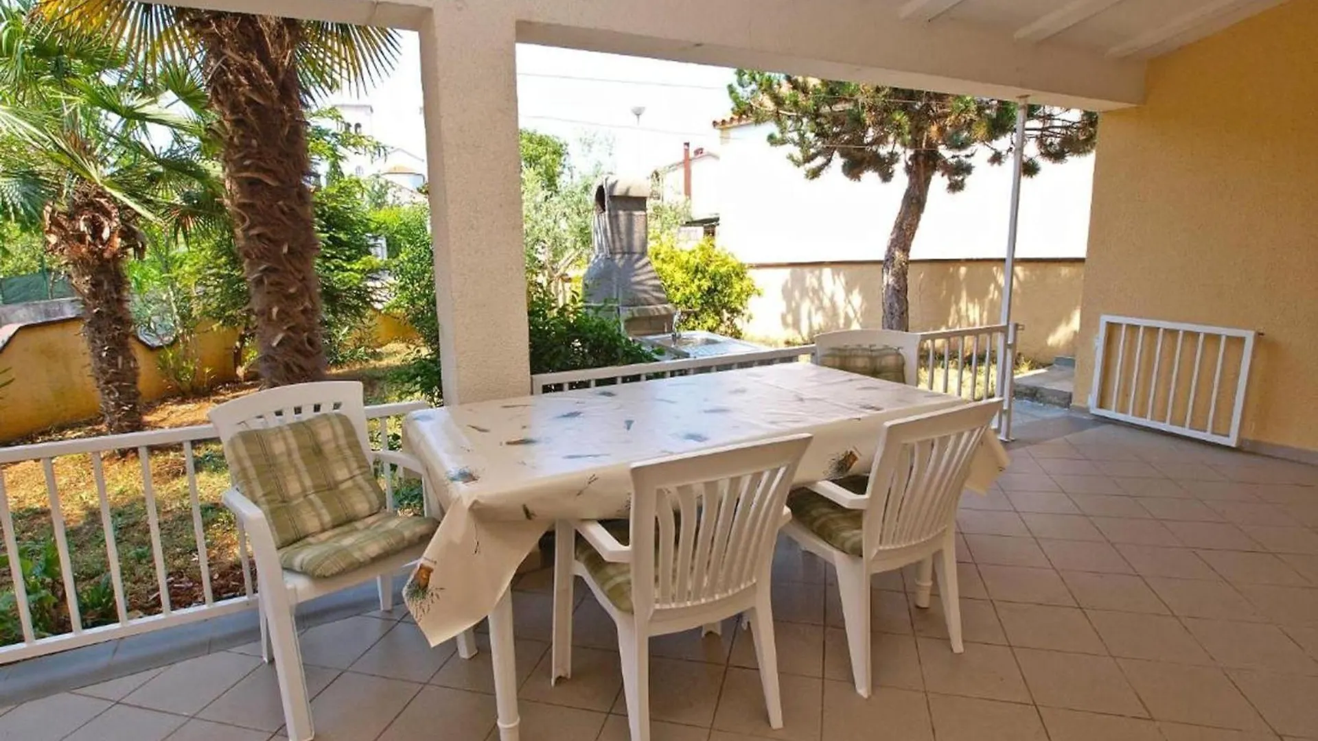 Holiday Home With Barbecue In Medulin