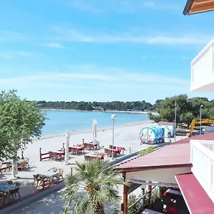 Apartment Mark - 10 M From Sea, Medulin